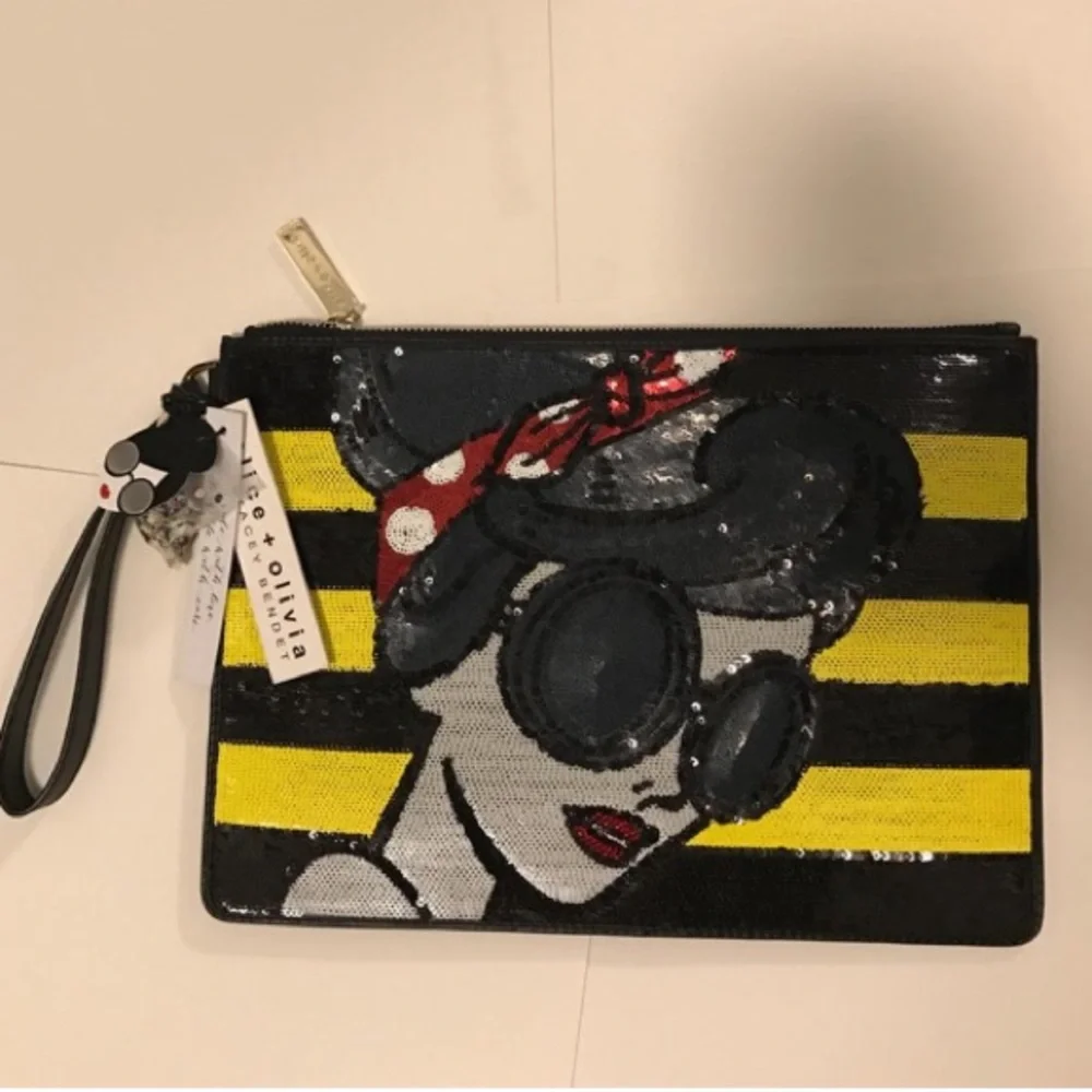 Alice + Olivia | Stace Face Large Wristlet - Picture 4 of 7